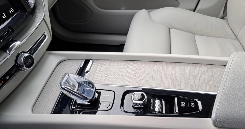 Volvo XC 60 cena 179900 przebieg: 58225, rok produkcji 2021 z Nowa Ruda małe 254